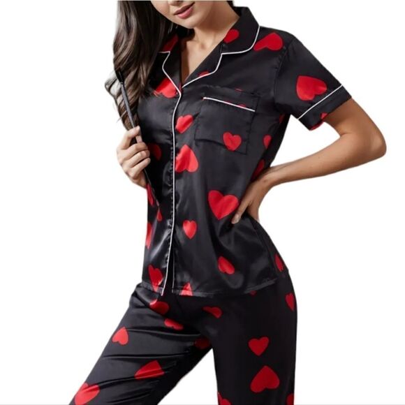 Women's Red Heart Print Black Pajama Set, Sleepwear and loungewear - Picture 2 of 12